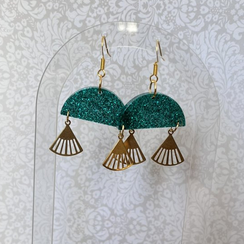 Boucles d'oreilles résine et paillettes vertes