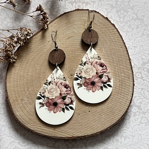 Boucles d'oreilles bois et acrylique "fleurs roses vintage"
