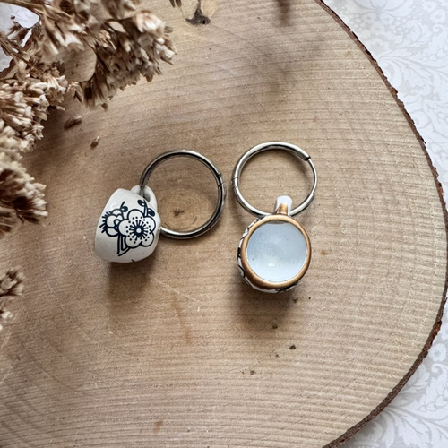 Boucles d'oreilles "tasse fleurs bleues"