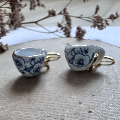 Boucles d'oreilles "tasse fleurs bleues"