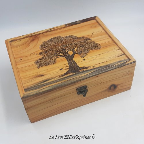 Boîte pour huiles essentielles aromathérapie en bois pyrogravée arbre fleuri