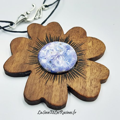 Collier en bois et ceramique violette