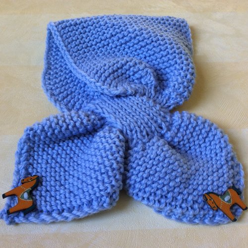 Petite Echarpe Feuille Pour Bebe 6 12 Mois Bleu Clair Un Grand Marche