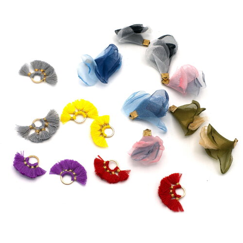 2-4  pompons de création couleurs au choix