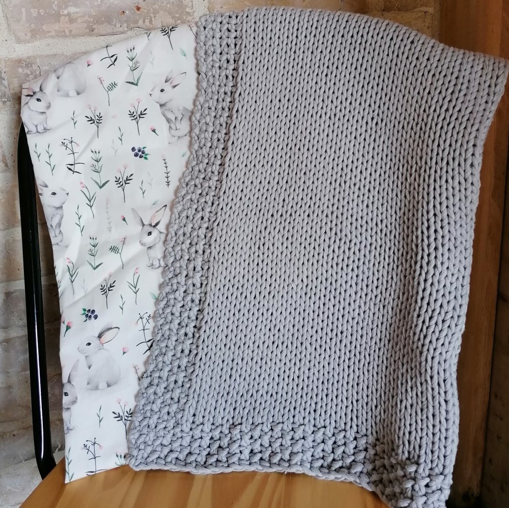 Couverture Bebe En Tricot Gris Perle Doublure Tissu Grisouille Le Lapin Un Grand Marche