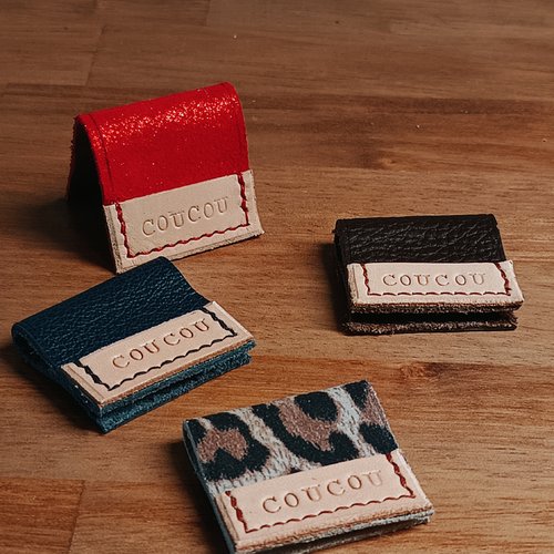 Marque-page en cuir motif léopard