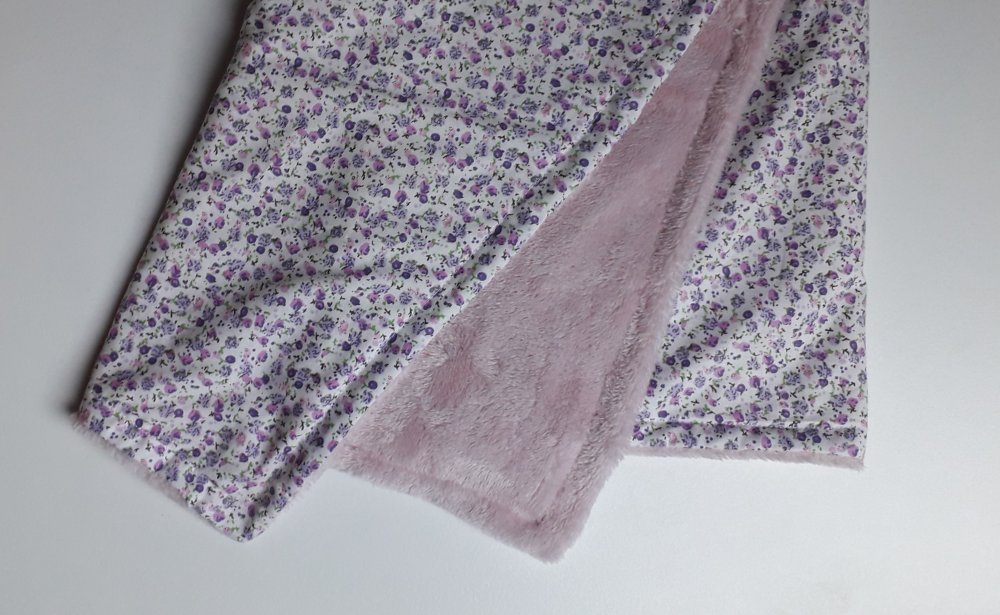 Couverture Bebe Liberty Couverture Fille Rose Plaid Bebe Motif Fleurs Minky Un Grand Marche