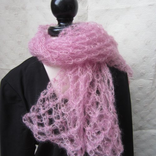 Tour du cou rose en laine mohair, façon dentelle