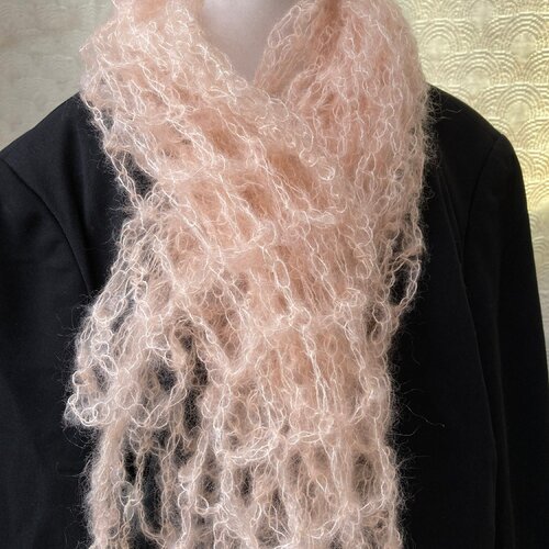 Echarpe dentelle mohair soie pastel écru blanc naturel rose poudré vanille carré crochet fait main