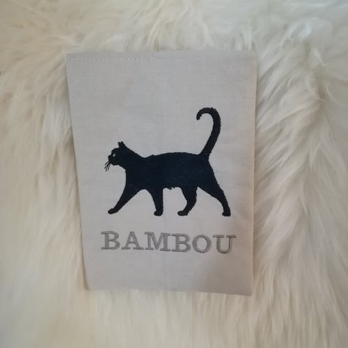 Protege Carnet De Sante Chien Chat Personnalise Brode Un Grand Marche