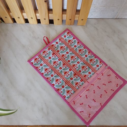 Pochette nomade fillette pour accessoires de coiffure