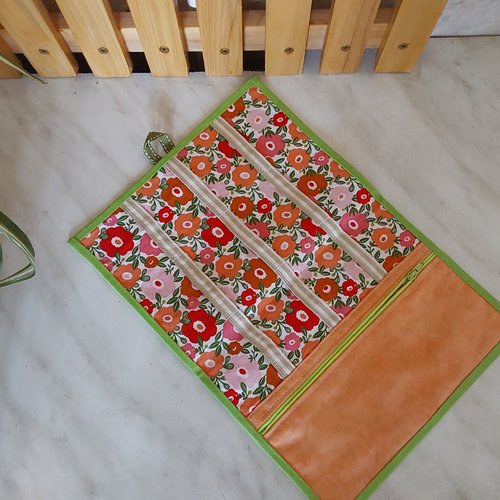 Pochette nomade fillette pour accessoires de coiffure