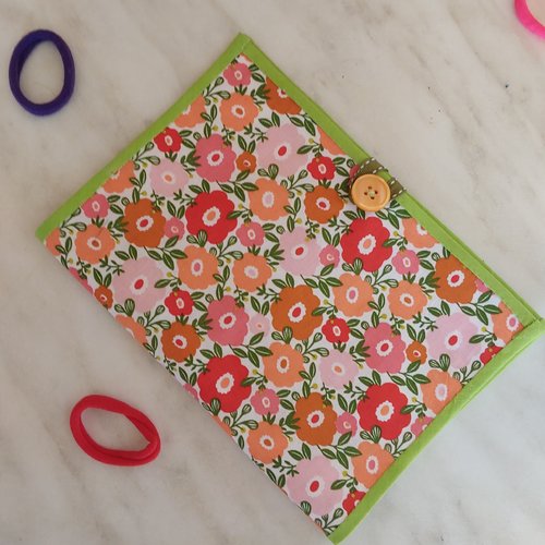 Pochette nomade fillette pour accessoires de coiffure