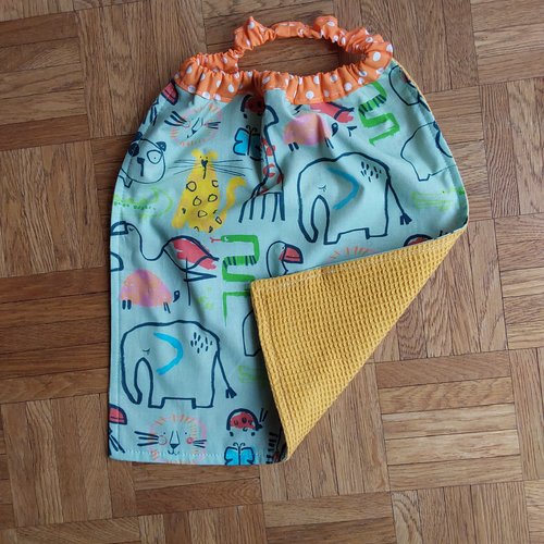 Serviette de cantine élastiquée, de table, de crèche