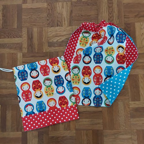 Serviette de cantine élastiquée et pochette assortie