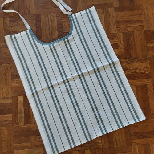 Bavoir,  grande serviette de table adulte