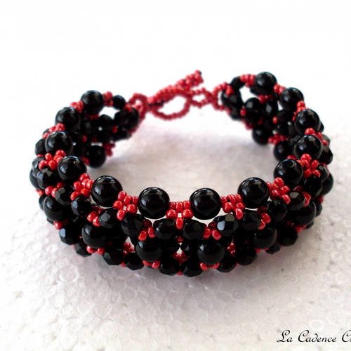 Bracelet rouge et noir en perles - fermoir asssorti