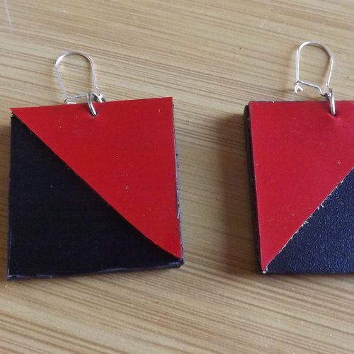 Bo17- boucles d'oreilles en cuir noir et rouge
