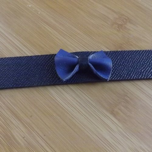 Bra28- bracelet en cuir bleu grainé et noeud bleu