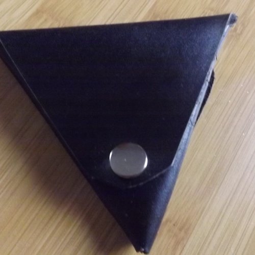 Pmt21- porte monnaie triangle cuir noir