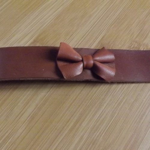 Bra35- bracelet en cuir marron et noeud marron clair
