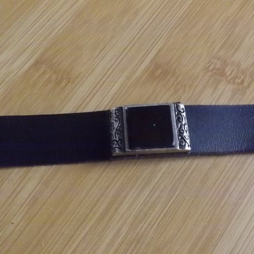 Bra40- bracelet en cuir noir mat et concho métal et boir