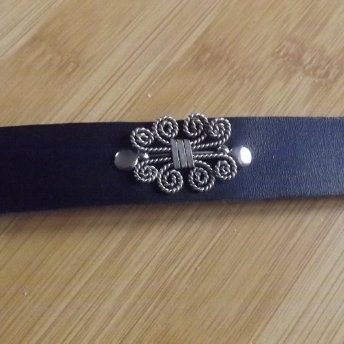 Bra43- bracelet cuir noir mat et bijou argenté