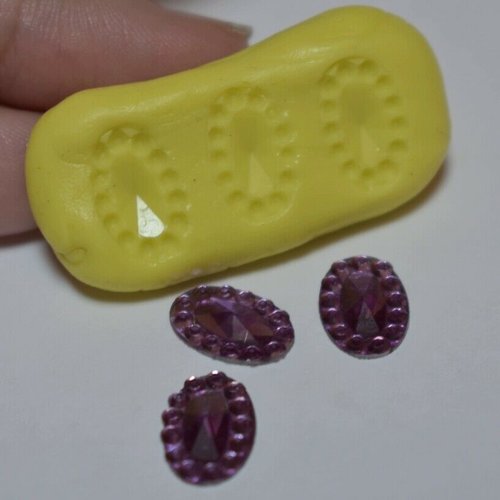 Moule silicone cabochon  diamant resine epoxy , fimo,plâtre,chocolat