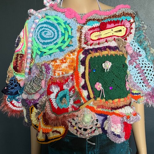 Poncho freeforme crochet granny laine unique creation maison