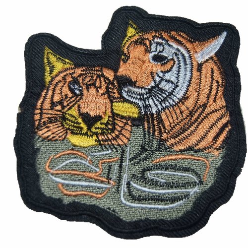 Patch tigre écusson brodé thermocollant coutures