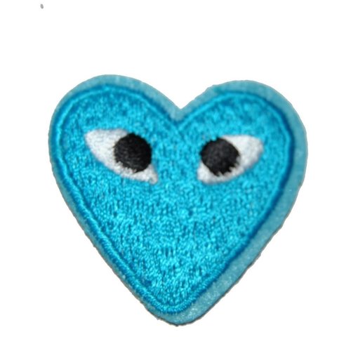 Patch coeur brodé thermocollant coutures