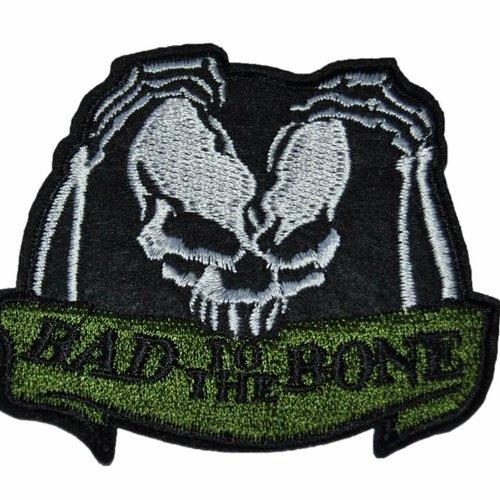 Patch tete de mort écusson brodé thermocollant coutures