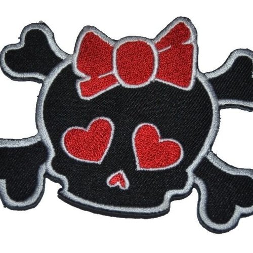 Patch tete de mort écusson brodé thermocollant coutures