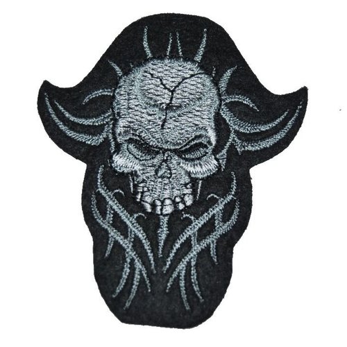 Patch tete de mort écusson brodé thermocollant coutures