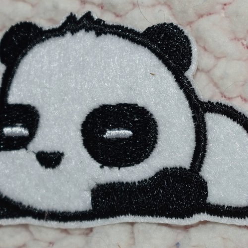 Patch panda écusson  brodé thermocollant coutures