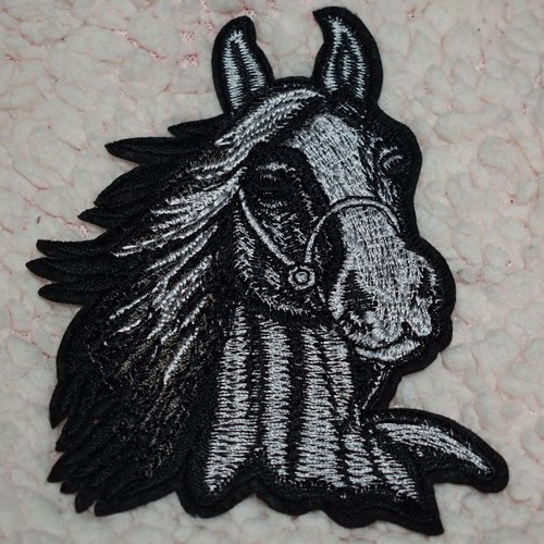 Patch cheval poney écusson brodé thermocollant coutures