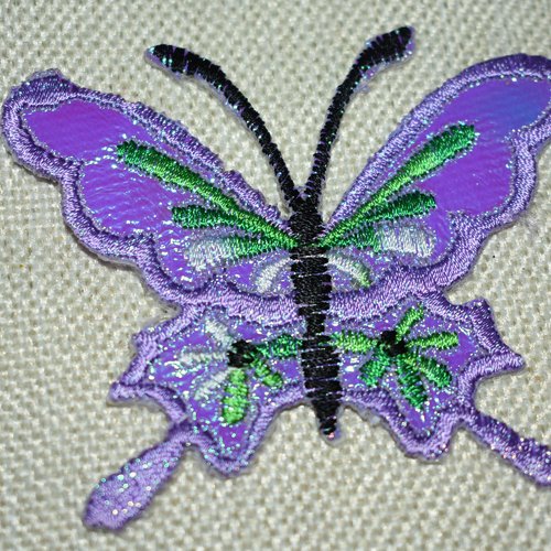 Patch papillon écusson brodé thermocollant coutures