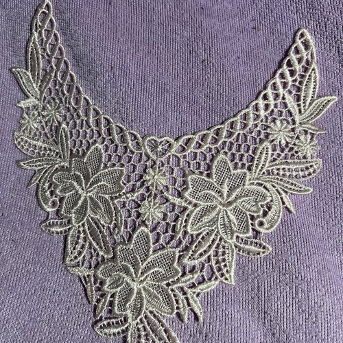 Guipure applique, col dentelle, fleurs