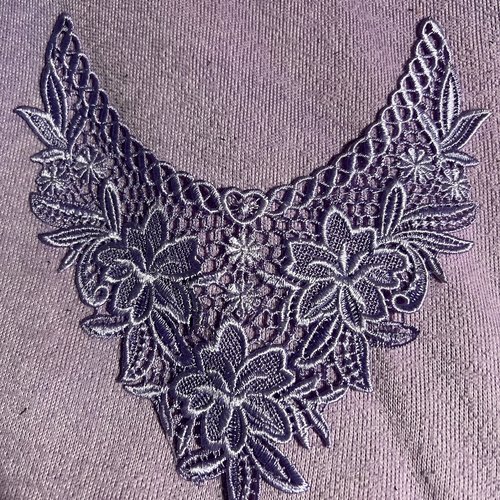 Guipure applique, col dentelle, fleurs