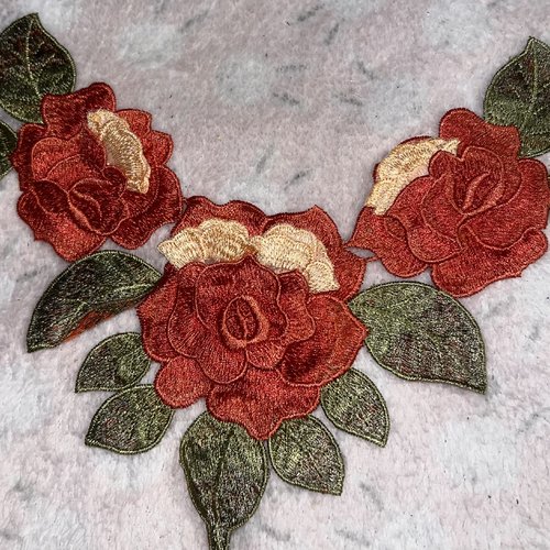 Grande guipure, fleurs