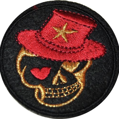 Patch tete de mort écusson brodé thermocollant coutures