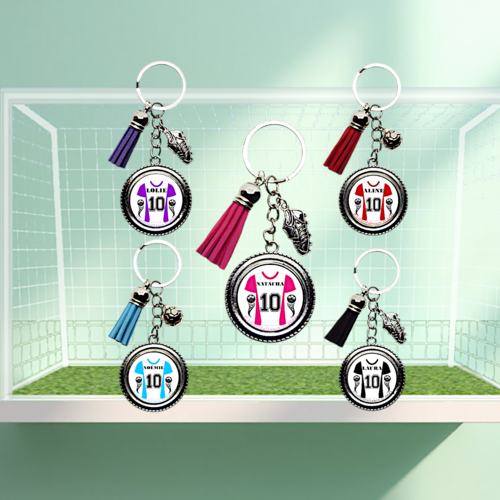 Porte-clés maillot de foot féminin personnalisé – prénom & numéro joueuse | cadeau foot fille