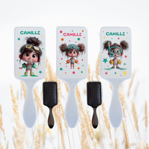 Brosse à cheveux enfant personnalisée, thème piscine, 5 modèles au choix