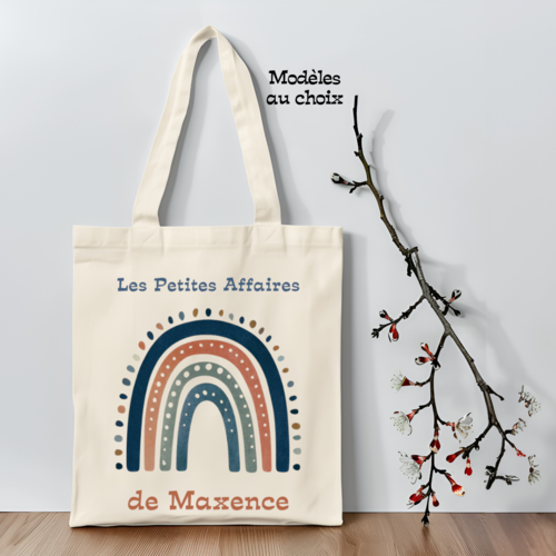 Sac enfant personnalisé avec prénom – tote bag arc-en-ciel bohème pour crèche, maternelle ou nounou