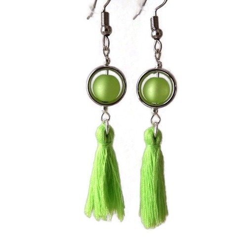 Boucles d'oreilles pompon vert anis et perle polaris vert anis