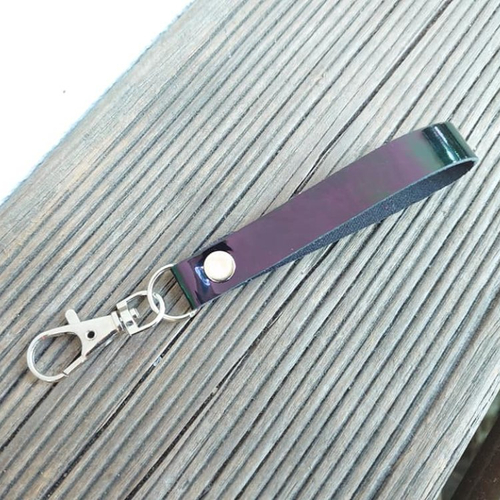 ? porte clés en cuir de veau noir avec reflet vernis brillant - 13 cm x 15 mm