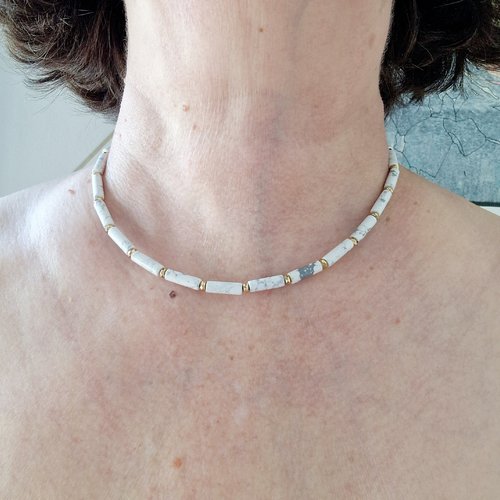 Collier court tubes howlite