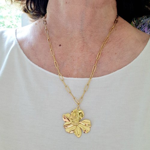 Collier grosse fleur