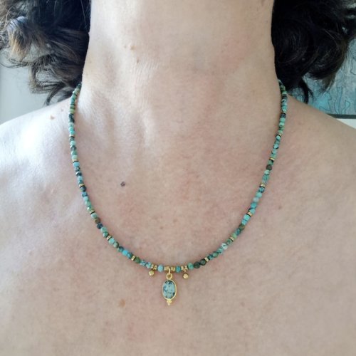 Collier  pierres de gemmes turquoises africaines