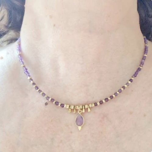Collier pierres de gemmes en améthyste